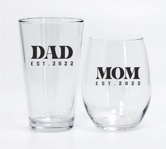 Mom and Dad Est beer wine set, new parents gift set, Christmas gift for mom, new mom and dad, mom wine glass, new dad gifts